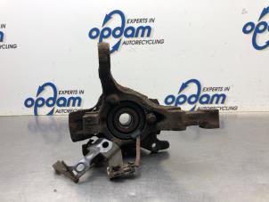 Gebruikte Asschenkel links-voor Opel Zafira (F75) 1.8 16V Prijs € 54,00 Margeregeling aangeboden door Gebr Opdam B.V.