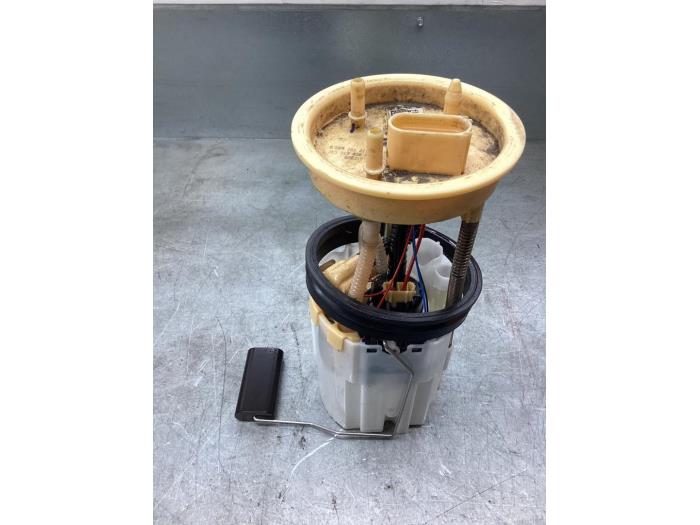 Gebruikte Tank element Pomp Volkswagen Caddy IV 2.0 TDI 102 Prijs € 121,00 Inclusief btw aangeboden door Gebr Opdam B.V.