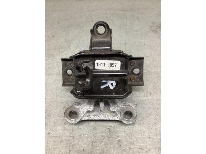 Motorsteun Opel Karl, 2015 / 2019 1.0 12V, Hatchback, 4Dr, Benzine, 999cc, 55kW (75pk), FWD, B10XE, 2015-01 / 2019-03 (Gebruikt)