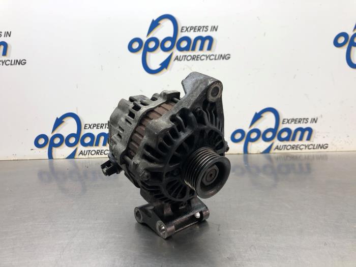 Gebruikte Dynamo Ford Fiesta 5 (JD/JH) 1.4 16V Prijs € 45,00 Margeregeling aangeboden door Gebr Opdam B.V.