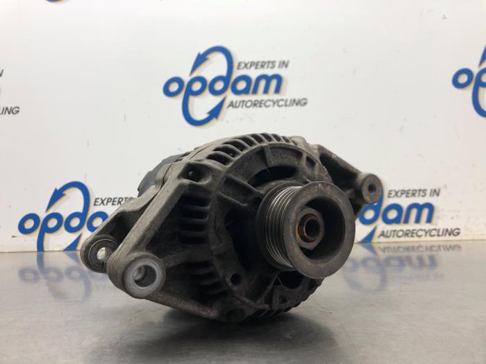 Gebruikte Dynamo Opel Astra F (53/54/58/59) 1.6i 16V Prijs € 32,00 Margeregeling aangeboden door Gebr Opdam B.V.