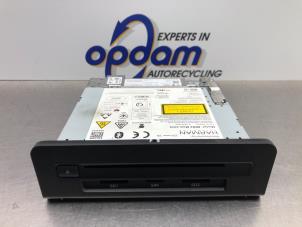 Gebruikte Radio module Audi A4 (B9) 2.0 40 TDI 16V Prijs € 1.125,00 Margeregeling aangeboden door Gebr Opdam B.V.