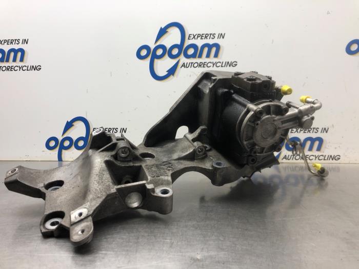 Gebruikte Brandstofpomp Mechanisch Volkswagen Polo V (6R) 1.6 TDI 16V 75 Prijs € 450,00 Margeregeling aangeboden door Gebr Opdam B.V.