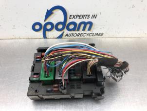 Gebruikte Zekeringkast Peugeot 307 SW (3H) 1.6 16V Prijs € 68,00 Margeregeling aangeboden door Gebr Opdam B.V.