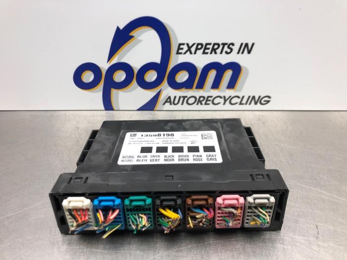 Gebruikte Computer Body Control Opel Karl 1.0 12V Prijs € 90,00 Margeregeling aangeboden door Gebr Opdam B.V.