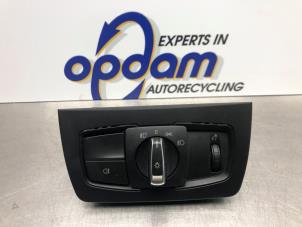 Gebruikte Schakelaar Licht BMW 4 serie Gran Coupe (F36) 428i 2.0 Turbo 16V Prijs € 45,00 Margeregeling aangeboden door Gebr Opdam B.V.