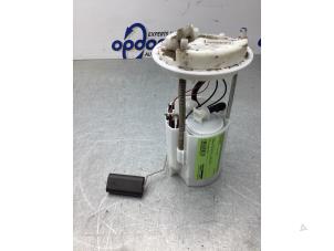 Gebruikte Benzinepomp Fiat 500 (312) 0.9 TwinAir 85 Prijs € 35,00 Margeregeling aangeboden door Gebr Opdam B.V.