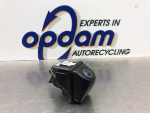 Gebruikte Camera achteruitrijden BMW 4 serie Gran Coupe (F36) 428i 2.0 Turbo 16V Prijs € 158,00 Margeregeling aangeboden door Gebr Opdam B.V.