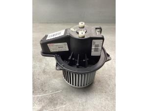 Gebruikte Chaufage Ventilatiemotor Fiat 500 (312) 0.9 TwinAir 85 Prijs € 30,00 Margeregeling aangeboden door Gebr Opdam B.V.