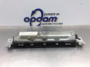 Gebruikte Knie airbag links BMW 4 serie Gran Coupe (F36) 428i 2.0 Turbo 16V Prijs € 135,00 Margeregeling aangeboden door Gebr Opdam B.V.