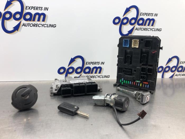 Gebruikte Computer Motormanagement Citroen C5 III Tourer (RW) 1.6 16V THP 155 Prijs € 405,00 Margeregeling aangeboden door Gebr Opdam B.V.