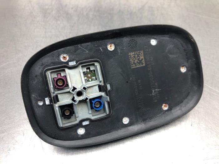 Antenne van een MINI Mini (F56) 1.5 12V Cooper 2018