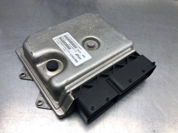 Computer Motormanagement van een Fiat 500 (312) 0.9 TwinAir 85 2017
