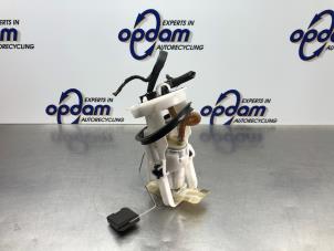 Gebruikte Benzinepomp BMW 3 serie Touring (E46/3) 325i 24V Prijs € 68,00 Margeregeling aangeboden door Gebr Opdam B.V.