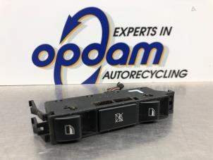 Gebruikte Schakelaar Elektrisch Raam BMW 3 serie Touring (E46/3) 325i 24V Prijs € 27,00 Margeregeling aangeboden door Gebr Opdam B.V.