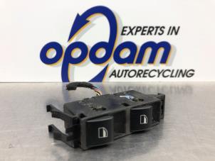 Gebruikte Schakelaar Elektrisch Raam BMW 3 serie Touring (E46/3) 325i 24V Prijs € 27,00 Margeregeling aangeboden door Gebr Opdam B.V.