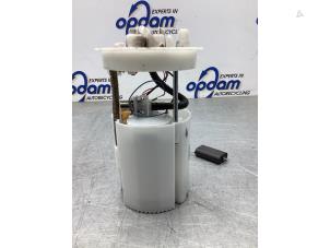 Gebruikte Benzinepomp Ford Focus 3 Wagon 1.0 Ti-VCT EcoBoost 12V 125 Prijs € 75,00 Margeregeling aangeboden door Gebr Opdam B.V.