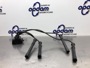 Gebruikte Bobine Renault Clio II (BB/CB) 1.2 16V Prijs € 36,00 Margeregeling aangeboden door Gebr Opdam B.V.