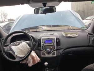 Gebruikte Dashboardkastje Hyundai i30 (FD) 1.6 CVVT 16V Prijs € 45,00 Margeregeling aangeboden door Gebr Opdam B.V.