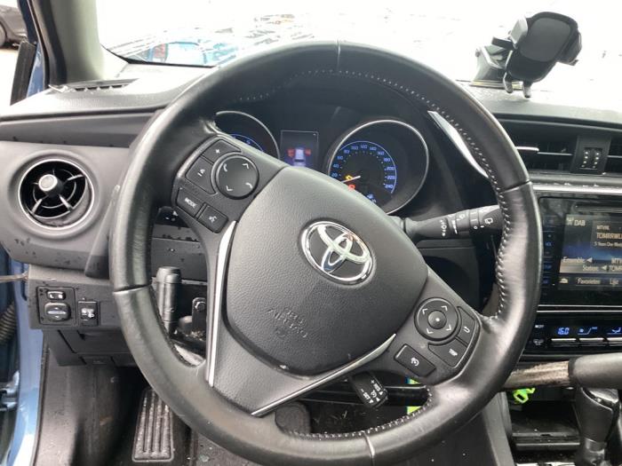 Combischakelaar Stuurkolom van een Toyota Auris Touring Sports (E18) 1.2 T 16V 2015