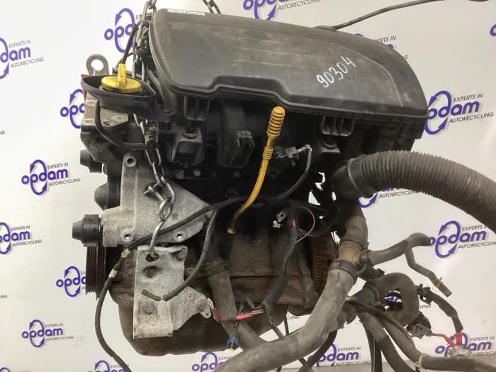 Motor van een Dacia Sandero I (BS) 1.2 16V 2010