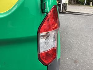 Gebruikte Achterlicht rechts Ford Transit Courier 1.0 Ti-VCT EcoBoost 12V Prijs € 84,70 Inclusief btw aangeboden door Gebr Opdam B.V.