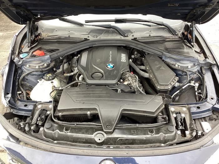 Motor van een BMW 3 serie Touring (F31) 320d 2.0 16V EfficientDynamicsEdition 2017