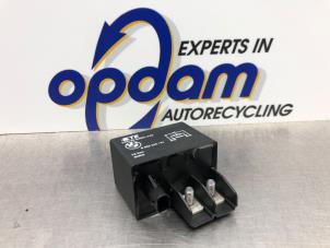 Gebruikte Relais Mini Countryman (F60) 1.5 12V One Prijs € 18,00 Margeregeling aangeboden door Gebr Opdam B.V.