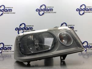 Gebruikte Koplamp rechts Fiat Scudo (220Z) 2.0 JTD Prijs € 45,00 Margeregeling aangeboden door Gebr Opdam B.V.