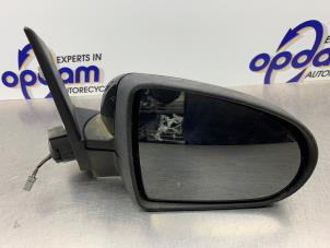 Gebruikte Buitenspiegel rechts Mitsubishi Colt (Z2/Z3) 1.3 16V Prijs € 45,00 Margeregeling aangeboden door Gebr Opdam B.V.