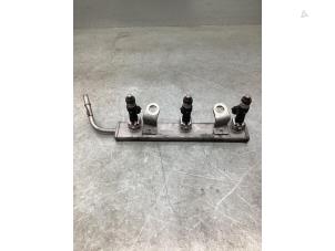 Gebruikte Injector brug Mitsubishi Space Star (A0) 1.2 12V Prijs € 50,00 Margeregeling aangeboden door Gebr Opdam B.V.