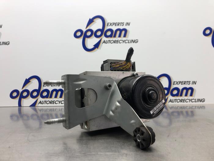 Gebruikte ABS Pomp BMW 3 serie (E46/2C) 323 Ci 24V Prijs € 68,00 Margeregeling aangeboden door Gebr Opdam B.V.
