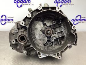 Gebruikte Versnellingsbak Opel Zafira (M75) 2.2 16V Direct Ecotec Prijs € 225,00 Margeregeling aangeboden door Gebr Opdam B.V.