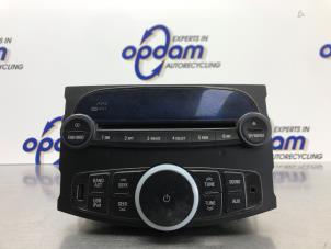 Gebruikte Radio CD Speler Chevrolet Spark (M300) 1.0 16V Bifuel Prijs € 150,00 Margeregeling aangeboden door Gebr Opdam B.V.