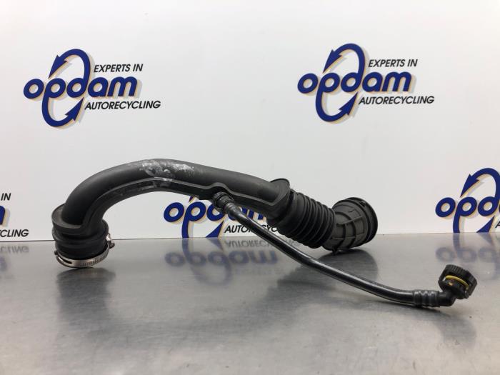 Aanzuigslang Lucht van een Ford Fiesta 7 1.1 Ti-VCT 12V 85 2019