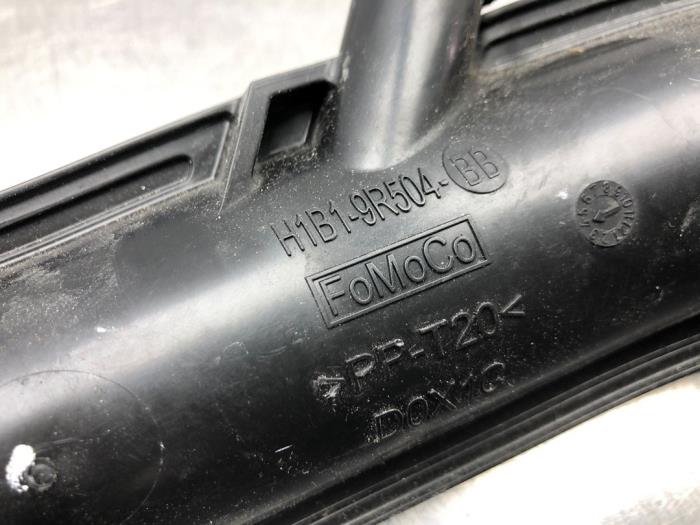 Aanzuigslang Lucht van een Ford Fiesta 7 1.1 Ti-VCT 12V 85 2019