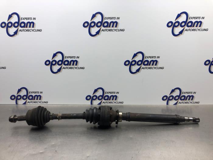 Gebruikte Steekas rechts-voor Alfa Romeo GT (937) 2.0 JTS 16V Prijs € 45,00 Margeregeling aangeboden door Gebr Opdam B.V.