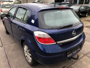 Gebruikte Achterlicht links Opel Astra H (L48) 1.4 16V Twinport Prijs € 36,00 Margeregeling aangeboden door Gebr Opdam B.V.