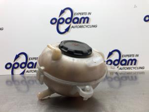 Gebruikte Expansievat Seat Leon (5FB) 2.0 TSI Cupra 300 16V Prijs € 27,00 Margeregeling aangeboden door Gebr Opdam B.V.