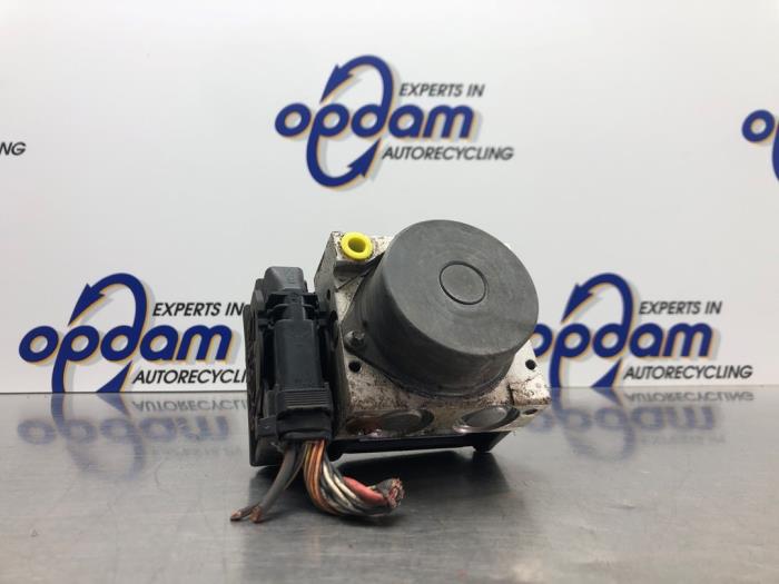 Gebruikte ABS Pomp Renault Megane II (BM/CM) 1.6 16V Prijs € 90,00 Margeregeling aangeboden door Gebr Opdam B.V.