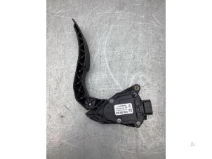 Gebruikte Gaspedaalpositie Sensor Renault Clio IV (5R) 1.5 Energy dCi 90 FAP Prijs € 20,00 Margeregeling aangeboden door Gebr Opdam B.V.