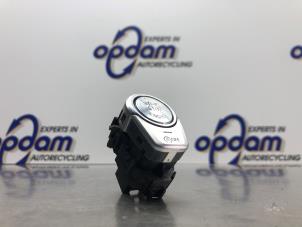 Gebruikte Start/Stop schakelaar BMW 7 serie (G11/12) 740d,Ld xDrive 24V Prijs € 54,00 Margeregeling aangeboden door Gebr Opdam B.V.