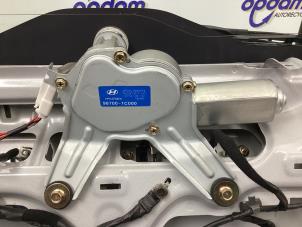 Gebruikte Motor Ruitenwisser achter Hyundai Getz 1.1i 12V Prijs € 40,00 Margeregeling aangeboden door Gebr Opdam B.V.
