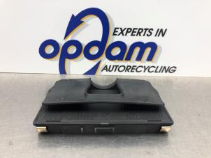 Gebruikte Draadloze oplader BMW 7 serie (G11/12) 740d,Ld xDrive 24V Prijs € 135,00 Margeregeling aangeboden door Gebr Opdam B.V.