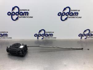 Gebruikte Achterklep motor BMW 7 serie (G11/12) 740d,Ld xDrive 24V Prijs € 90,00 Margeregeling aangeboden door Gebr Opdam B.V.