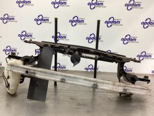 Gebruikte Voorfront Renault Megane II (BM/CM) 1.6 16V Prijs € 68,00 Margeregeling aangeboden door Gebr Opdam B.V.