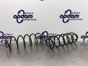 Gebruikte Veerschroef achter Citroen C4 Cactus (0B/0P) 1.2 PureTech 110 12V Prijs € 45,00 Margeregeling aangeboden door Gebr Opdam B.V.