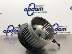 Gebruikte Kachel Ventilatiemotor Alfa Romeo GT (937) 2.0 JTS 16V Prijs € 70,00 Margeregeling aangeboden door Gebr Opdam B.V.