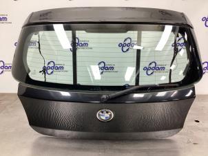 Gebruikte Achterklep BMW 1 serie (E87/87N) 116i 1.6 16V Prijs € 60,00 Margeregeling aangeboden door Gebr Opdam B.V.