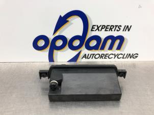 Gebruikte Module Verlichting Renault Modus/Grand Modus (JP) 1.2 16V Prijs € 50,00 Margeregeling aangeboden door Gebr Opdam B.V.